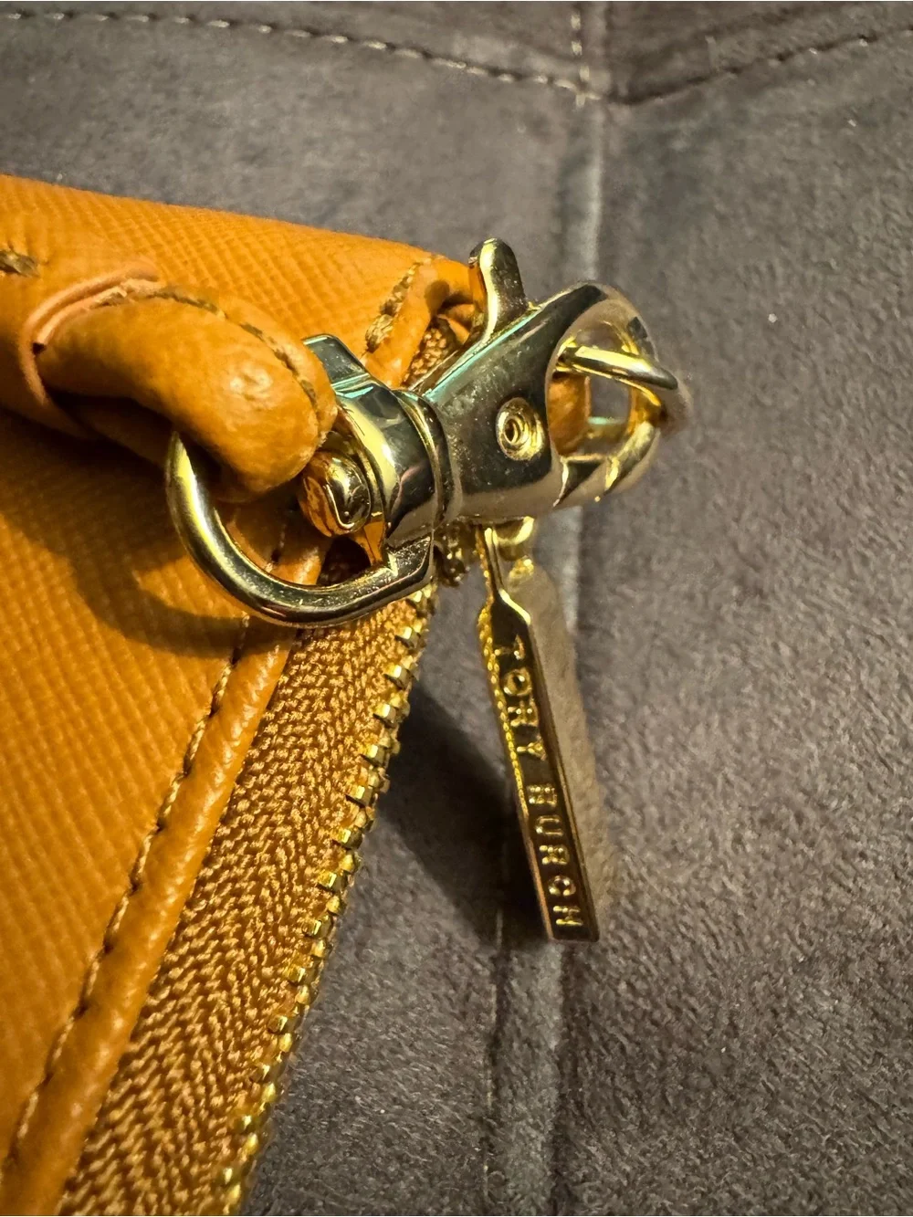 Tory Burch Robinson Zip Around Wristlet Wallet – Saffiano Leather – Tan/Camel